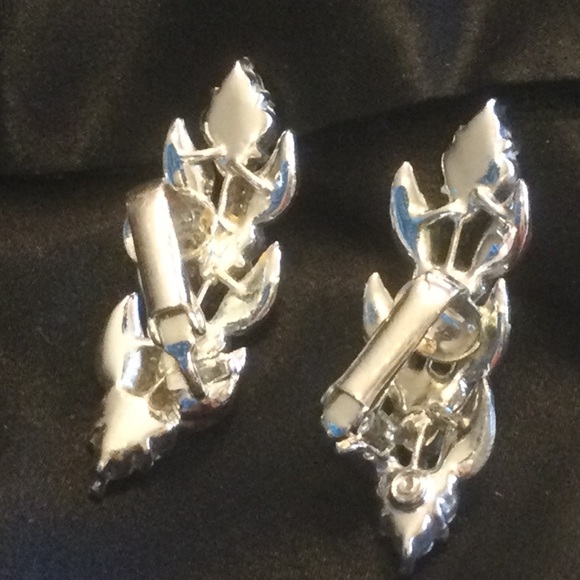 VTG Coro Borealis Clip-On Ear Climber Earrings - Picture 4 of 8